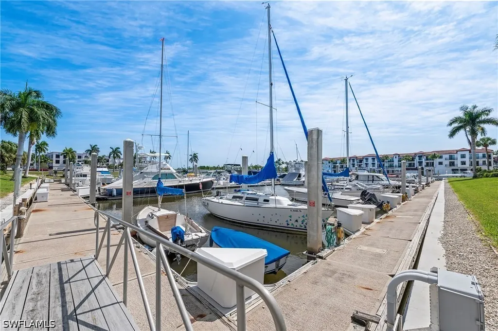 803 River Point Drive Naples FL 34102