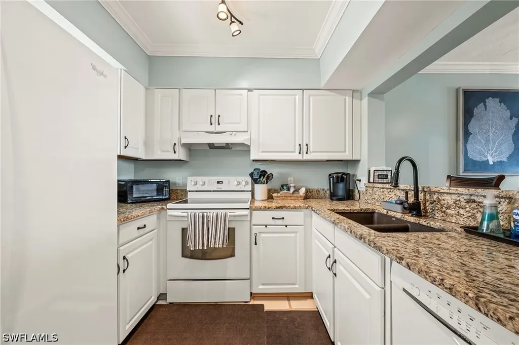 803 River Point Drive Naples FL 34102