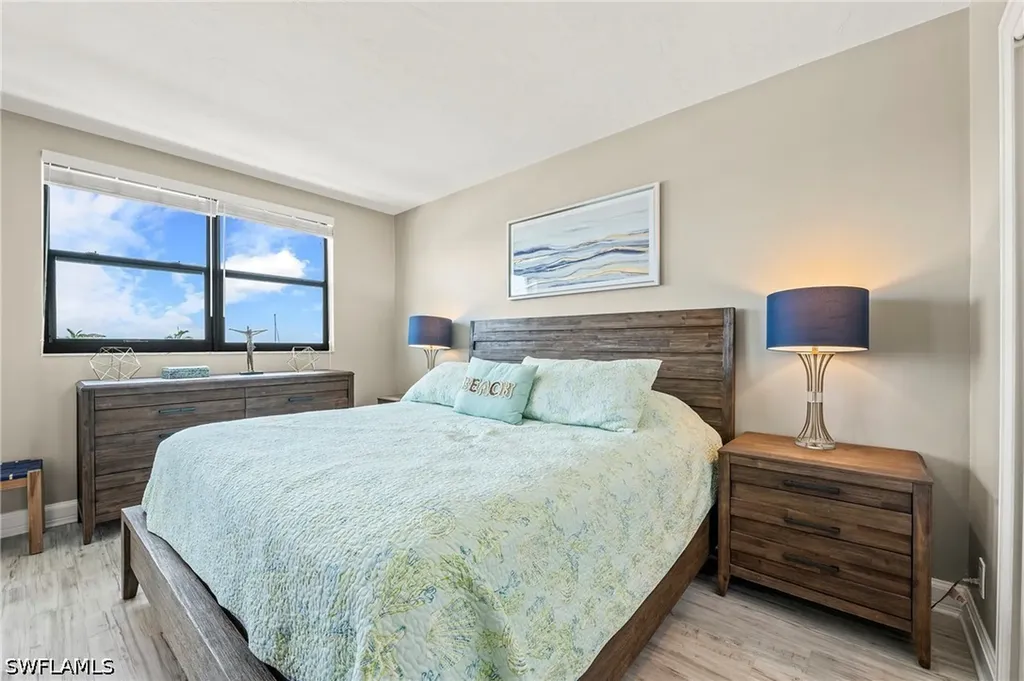 803 River Point Drive Naples FL 34102