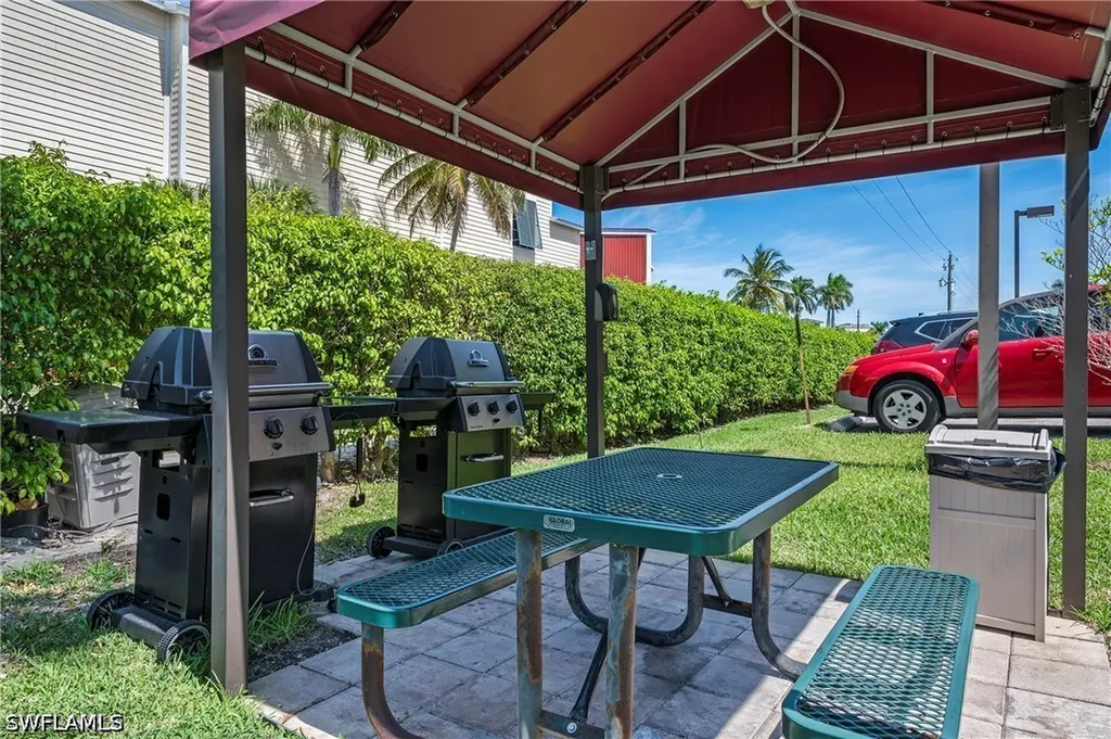 803 River Point Drive Naples FL 34102