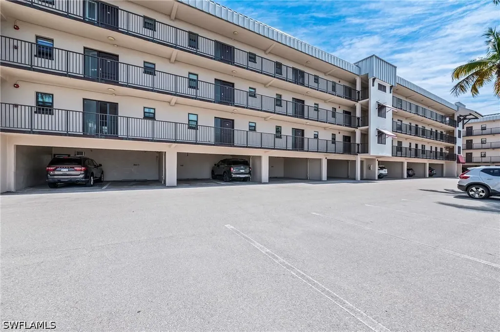 803 River Point Drive Naples FL 34102