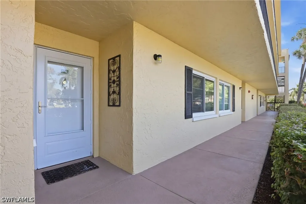 1086 Forest Lakes Drive Naples FL 34105