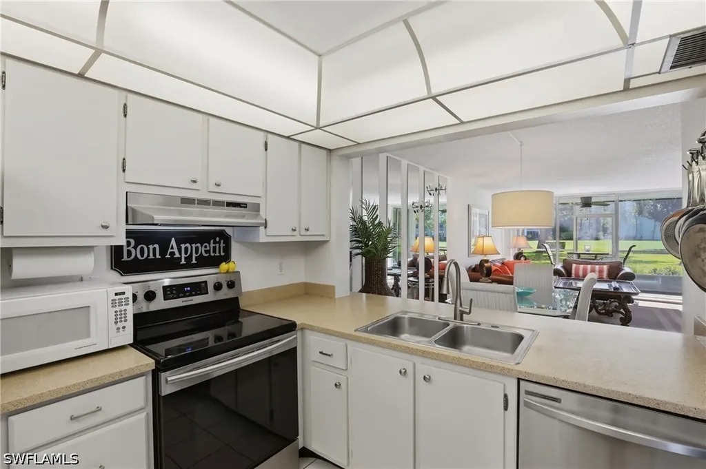 1086 Forest Lakes Drive Naples FL 34105