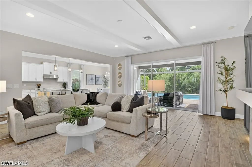 3821 Helmsman Drive Naples FL 34120