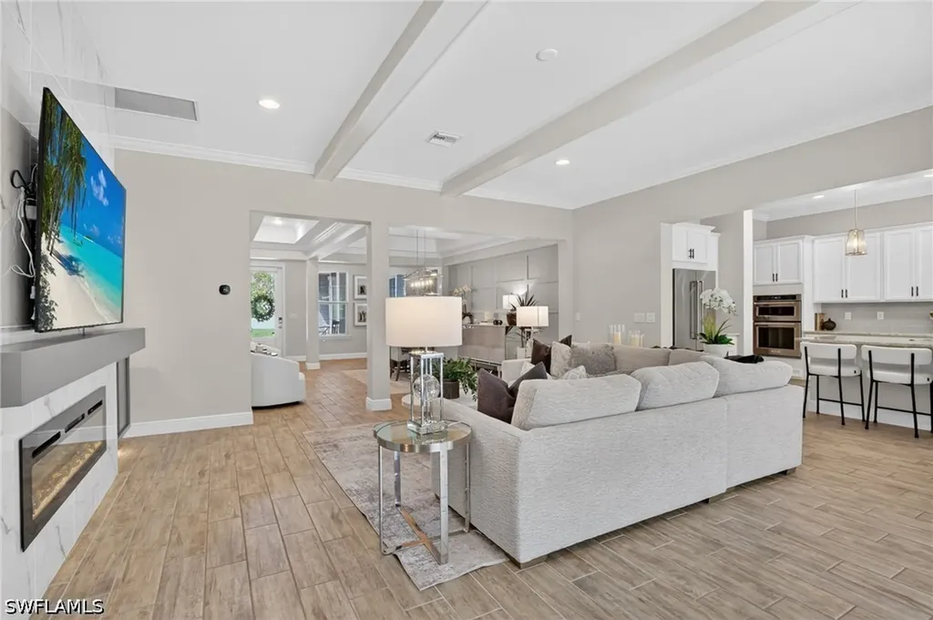3821 Helmsman Drive Naples FL 34120