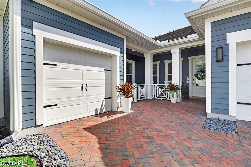 3821 Helmsman Drive Naples FL 34120