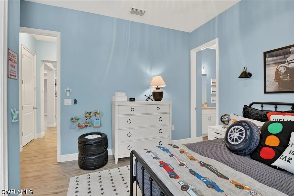 3821 Helmsman Drive Naples FL 34120