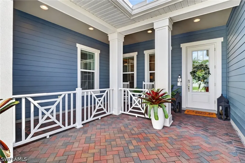 3821 Helmsman Drive Naples FL 34120