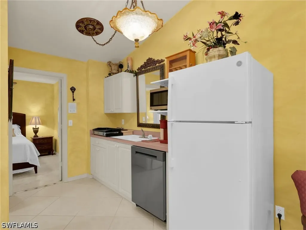 3790 1st Avenue NW Naples FL 34120