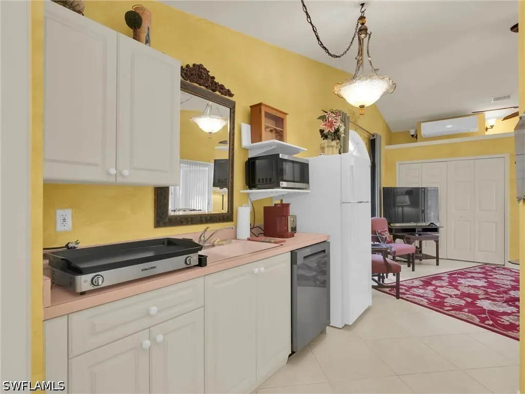 3790 1st Avenue NW Naples FL 34120