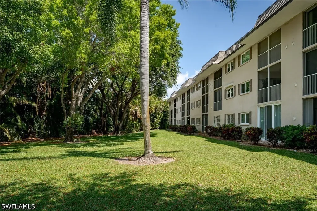 5419 Rattlensake Hammock Road Naples FL 34113