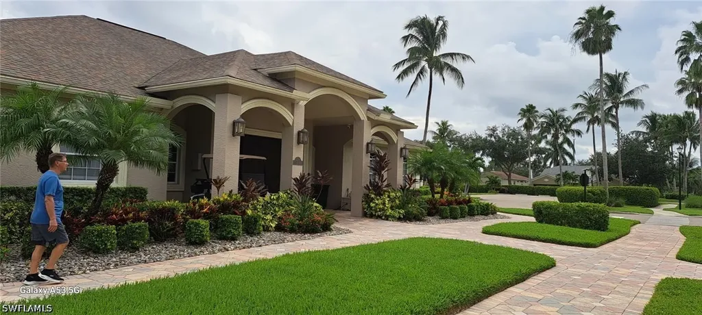 8211 Ibis Cove Circle Naples FL 34119