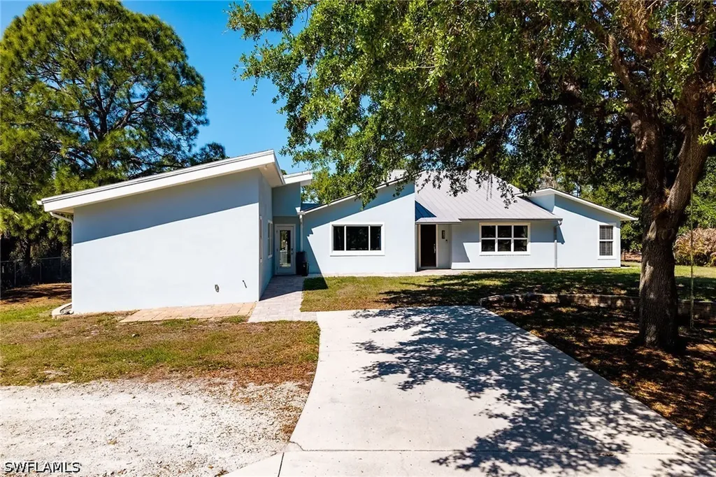 681 15th Street SW Naples FL 34117