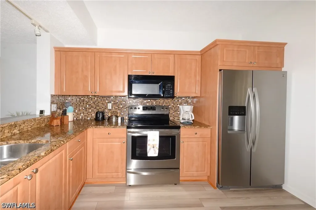 992 Woodshire Lane Naples FL 34105
