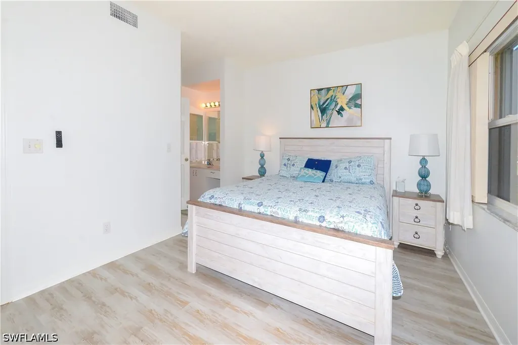 992 Woodshire Lane Naples FL 34105
