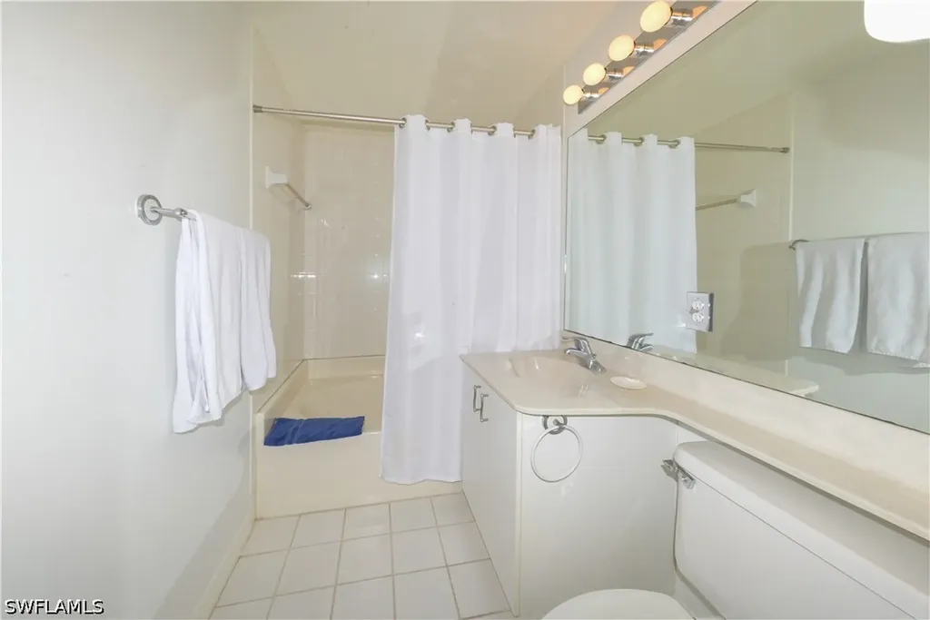 992 Woodshire Lane Naples FL 34105