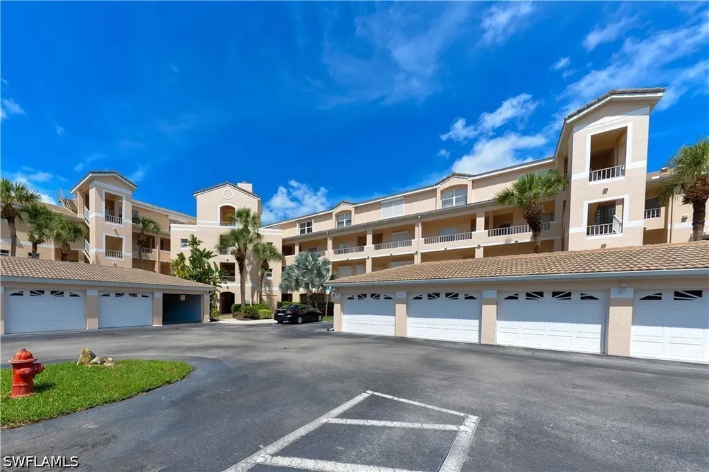 992 Woodshire Lane Naples FL 34105