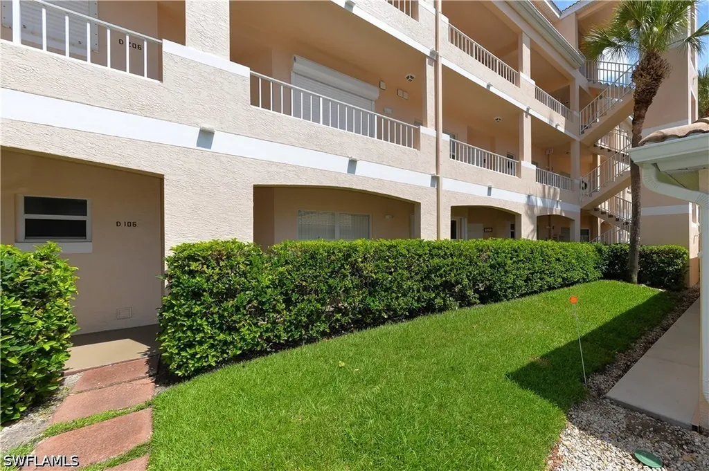 992 Woodshire Lane Naples FL 34105