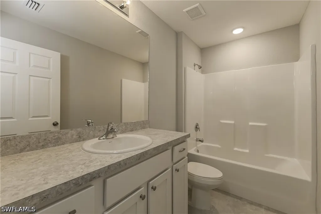 2916 42nd Street SW Lehigh Acres FL 33976