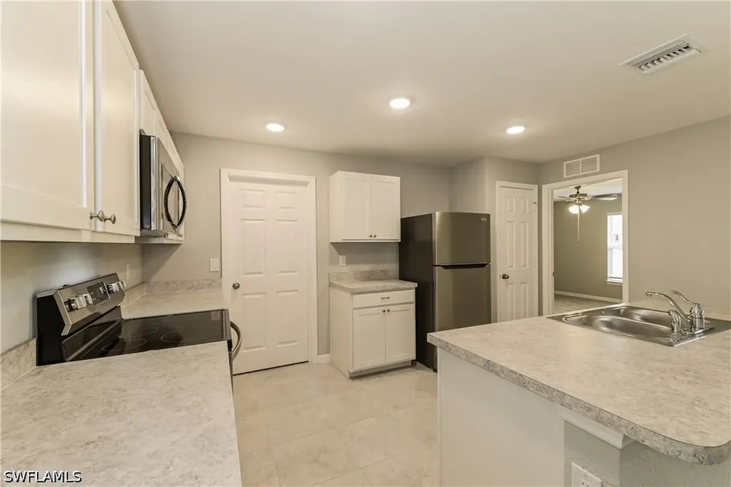 2916 42nd Street SW Lehigh Acres FL 33976