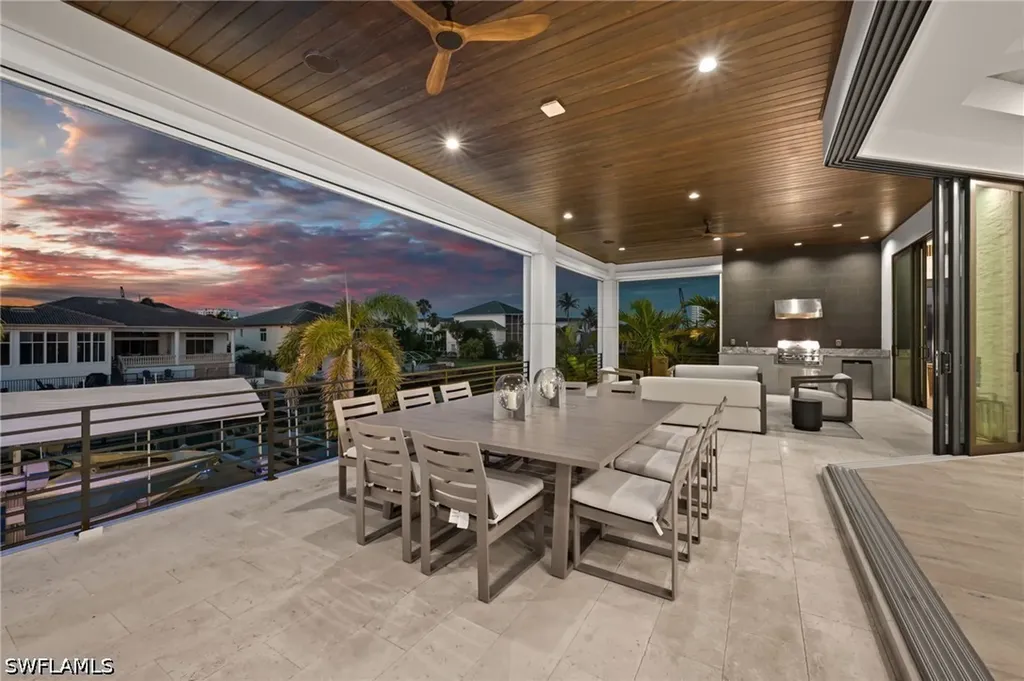 380 Trade Winds Avenue Naples FL 34108