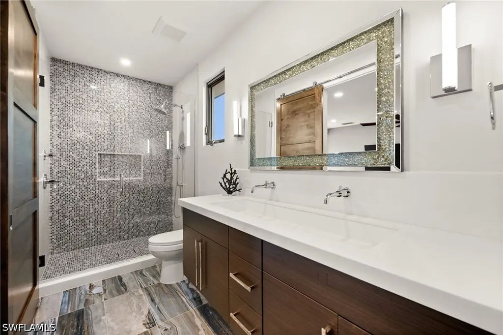 380 Trade Winds Avenue Naples FL 34108