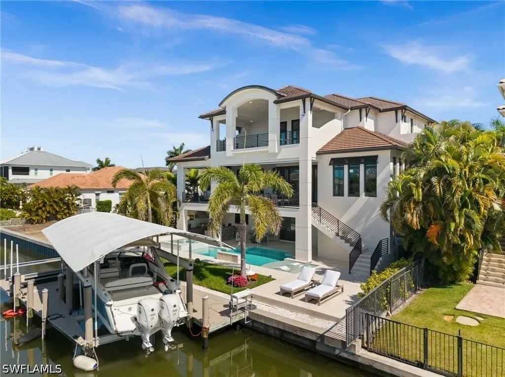 380 Trade Winds Avenue Naples FL 34108
