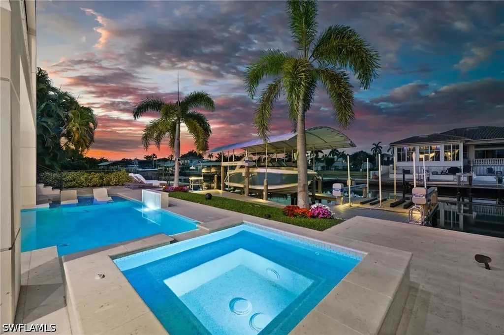 380 Trade Winds Avenue Naples FL 34108