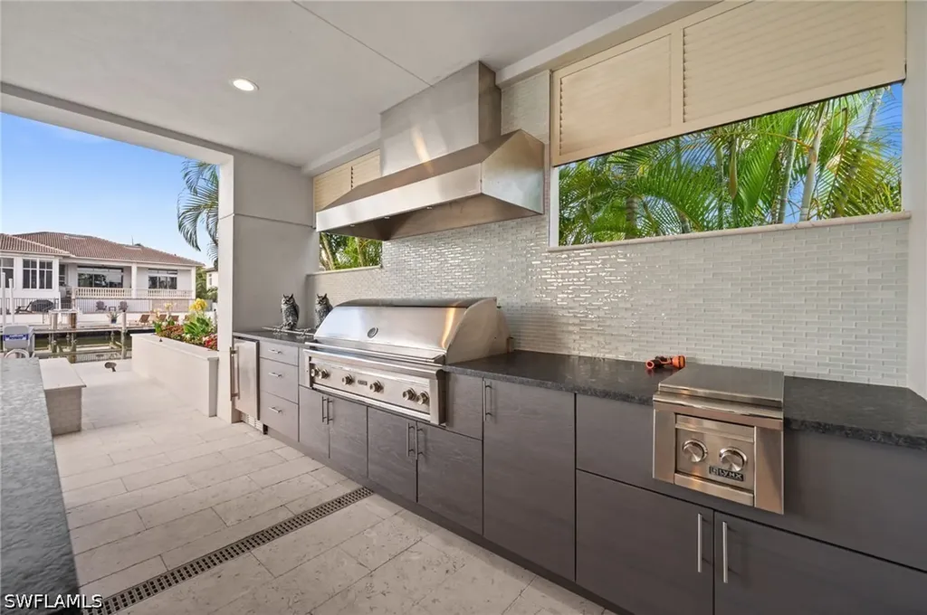 380 Trade Winds Avenue Naples FL 34108