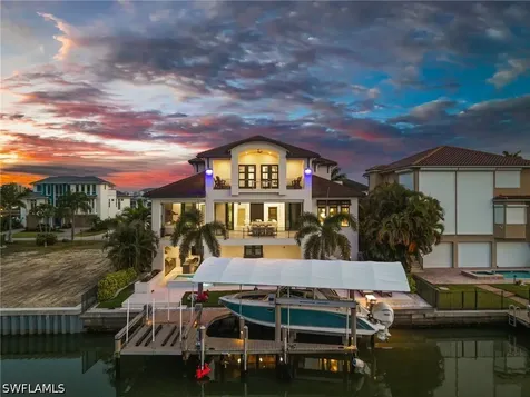 380 Trade Winds Avenue Naples FL 34108