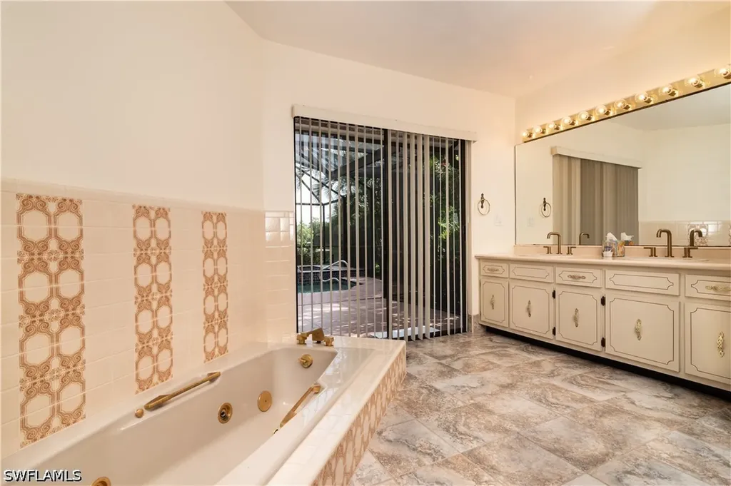 560 Bald Eagle Drive Naples FL 34105