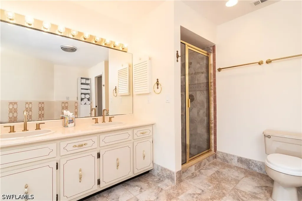 560 Bald Eagle Drive Naples FL 34105