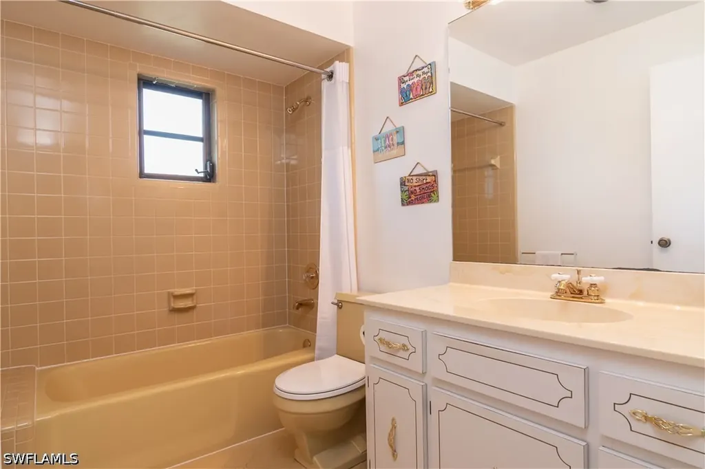 560 Bald Eagle Drive Naples FL 34105