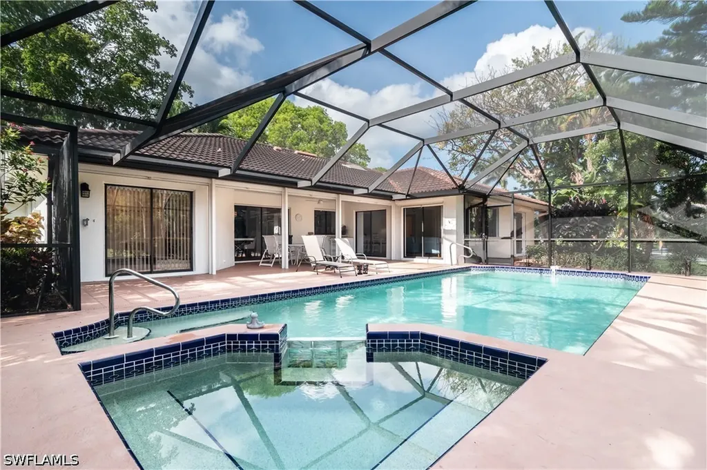 560 Bald Eagle Drive Naples FL 34105