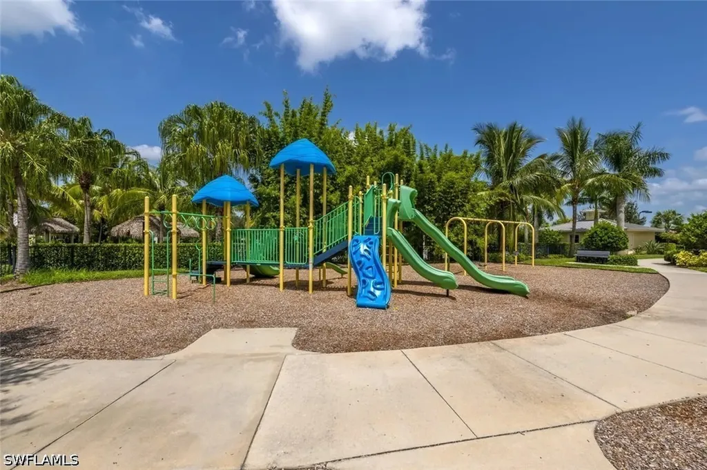 2708 Blossom Way Naples FL 34120
