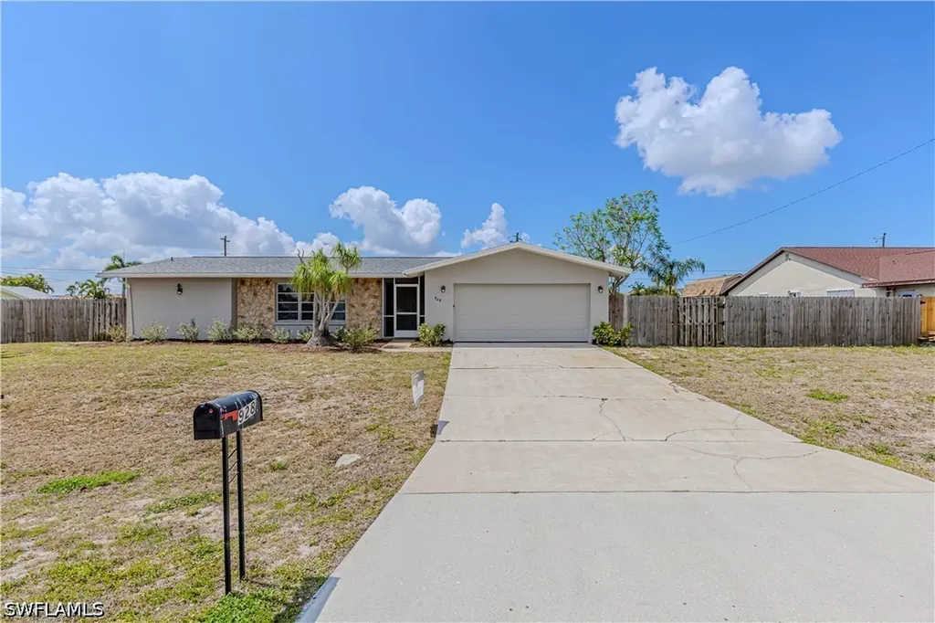 928 SE 35th Street Cape Coral FL 33904