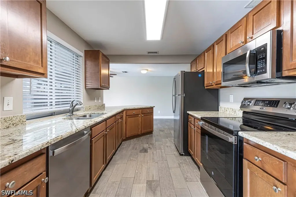 928 SE 35th Street Cape Coral FL 33904