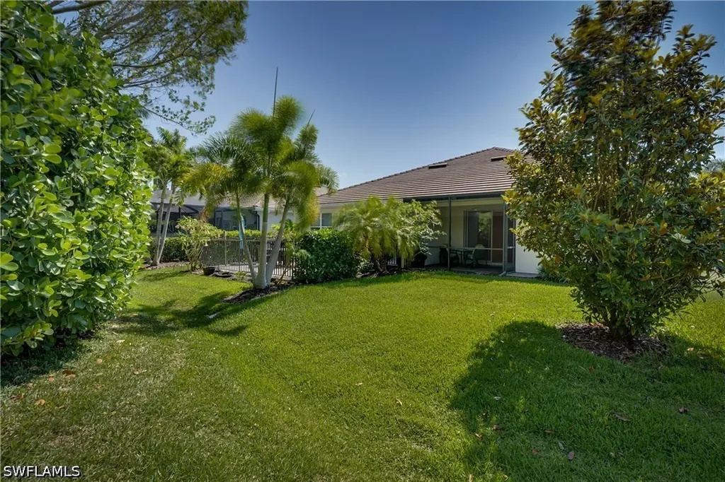 14939 Edgewater Circle Naples FL 34114