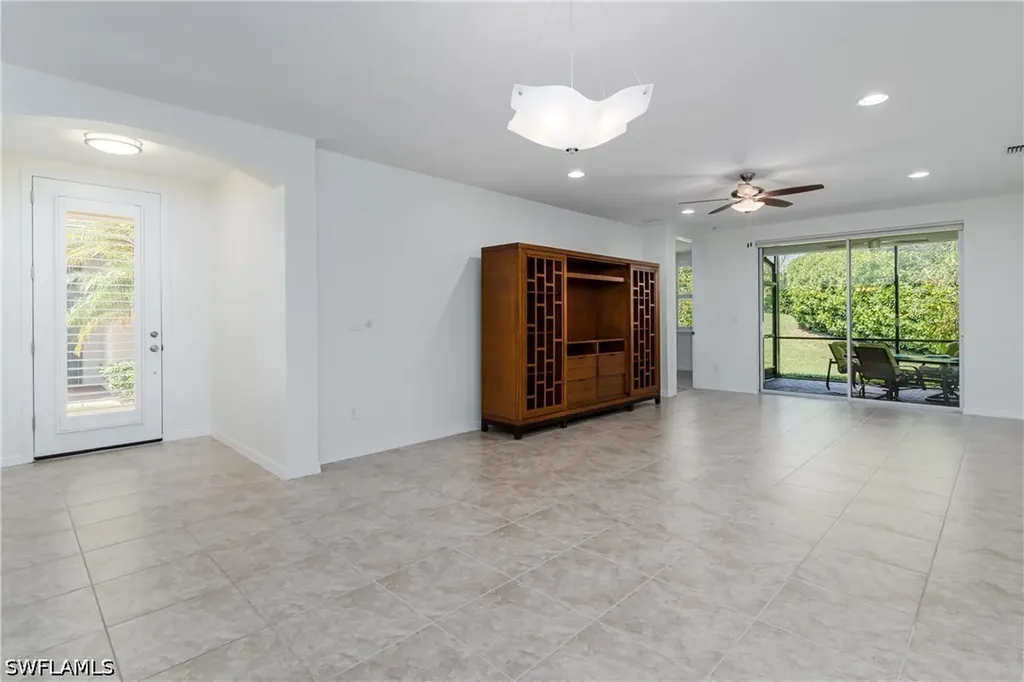 14939 Edgewater Circle Naples FL 34114