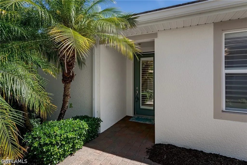 14939 Edgewater Circle Naples FL 34114