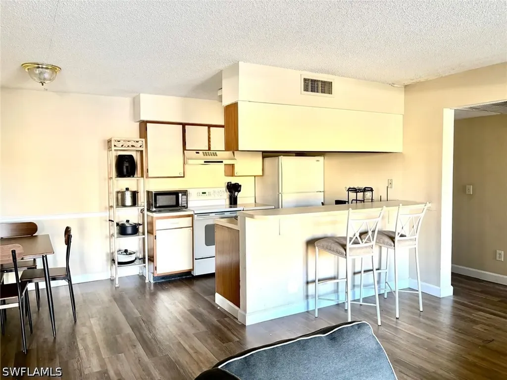 5315 Summerlin Road Fort Myers FL 33919