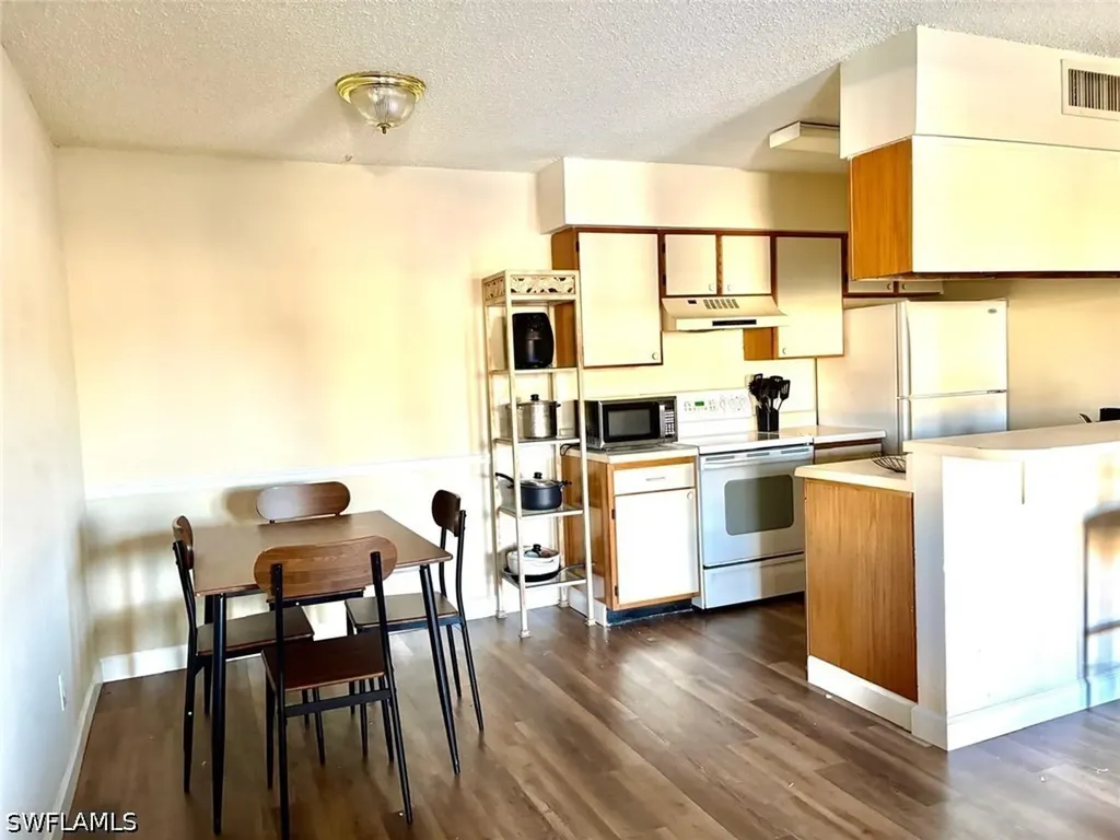 5315 Summerlin Road Fort Myers FL 33919