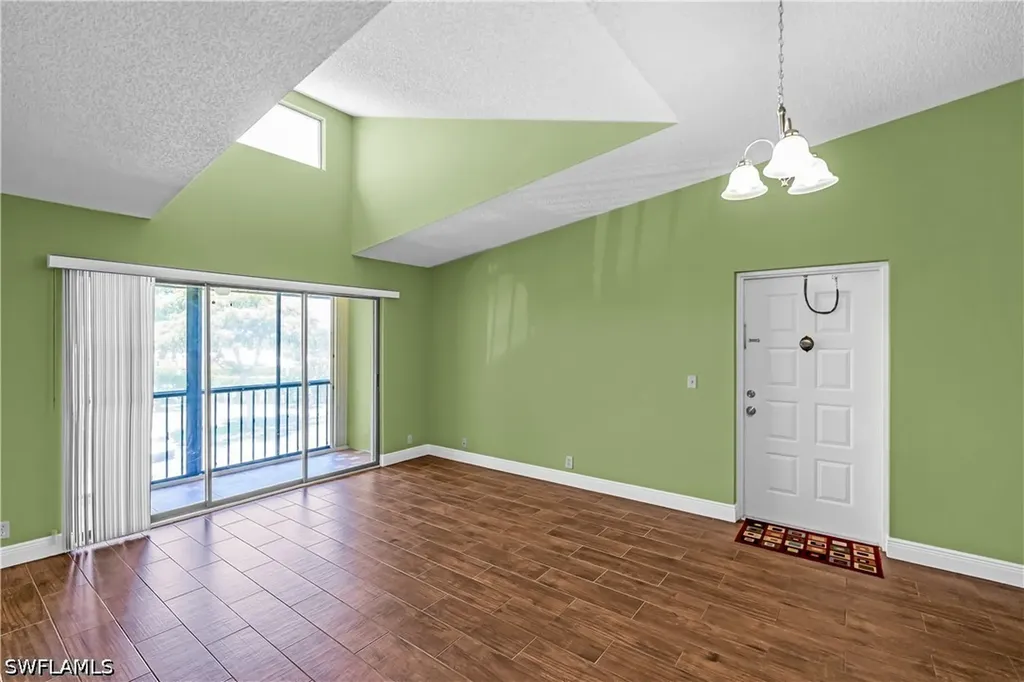 806 Sky Pine Way # B3 Green Acres FL 33415
