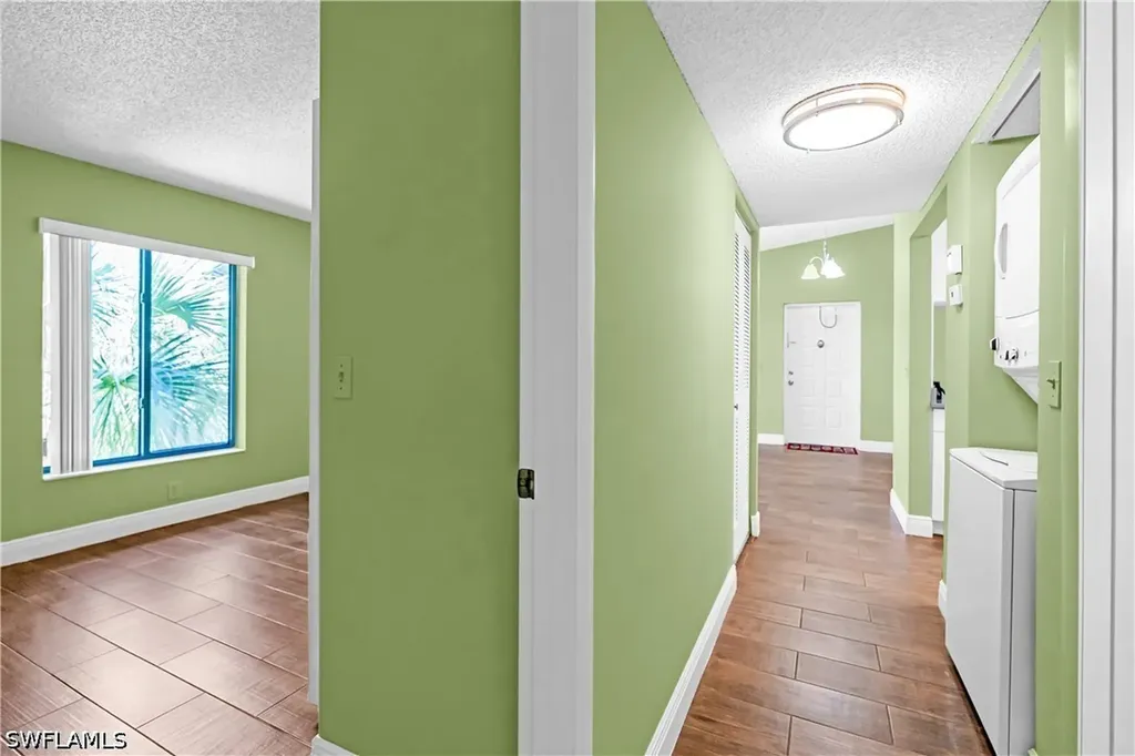 806 Sky Pine Way # B3 Green Acres FL 33415