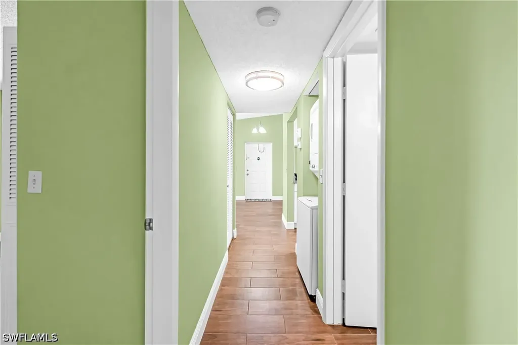 806 Sky Pine Way # B3 Green Acres FL 33415
