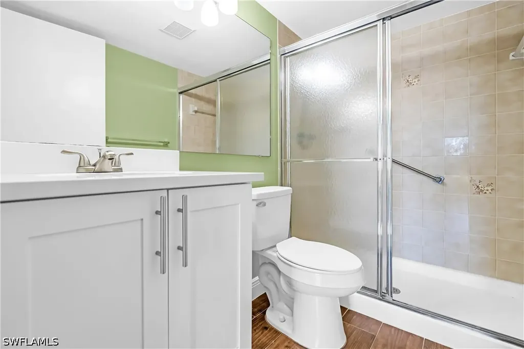 806 Sky Pine Way # B3 Green Acres FL 33415