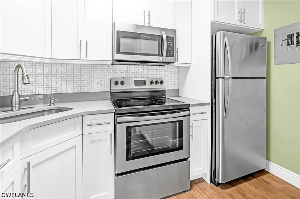 806 Sky Pine Way # B3 Green Acres FL 33415