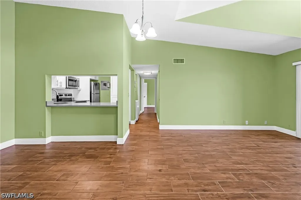 806 Sky Pine Way # B3 Green Acres FL 33415