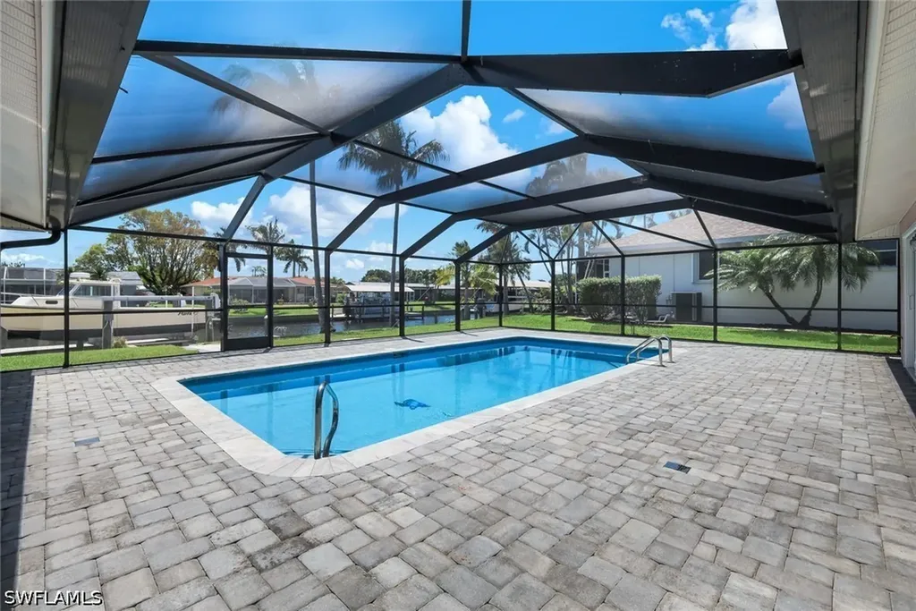 4005 SE 1st Avenue Cape Coral FL 33904