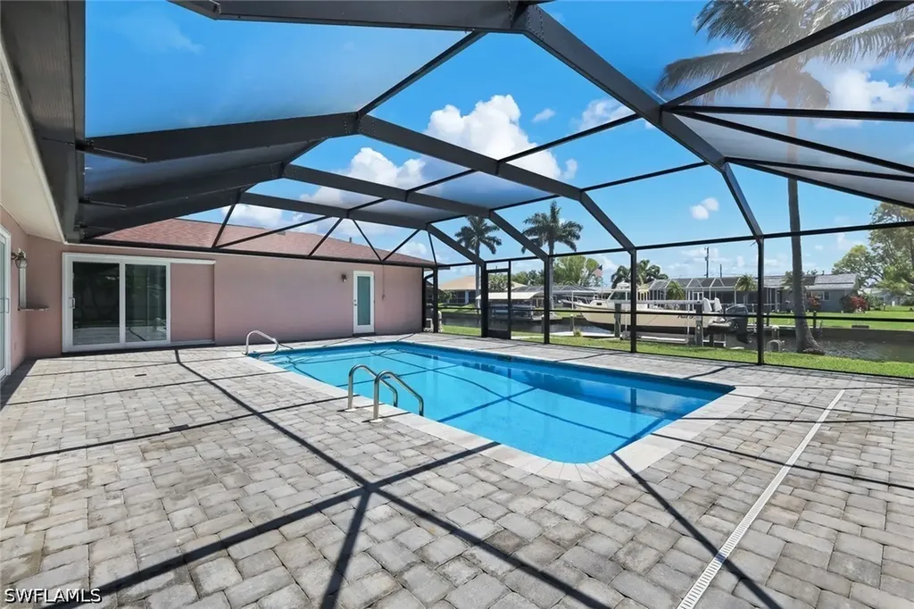 4005 SE 1st Avenue Cape Coral FL 33904